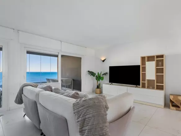 2-bedroom Apartment In Torrevieja, Spain (122 M²)