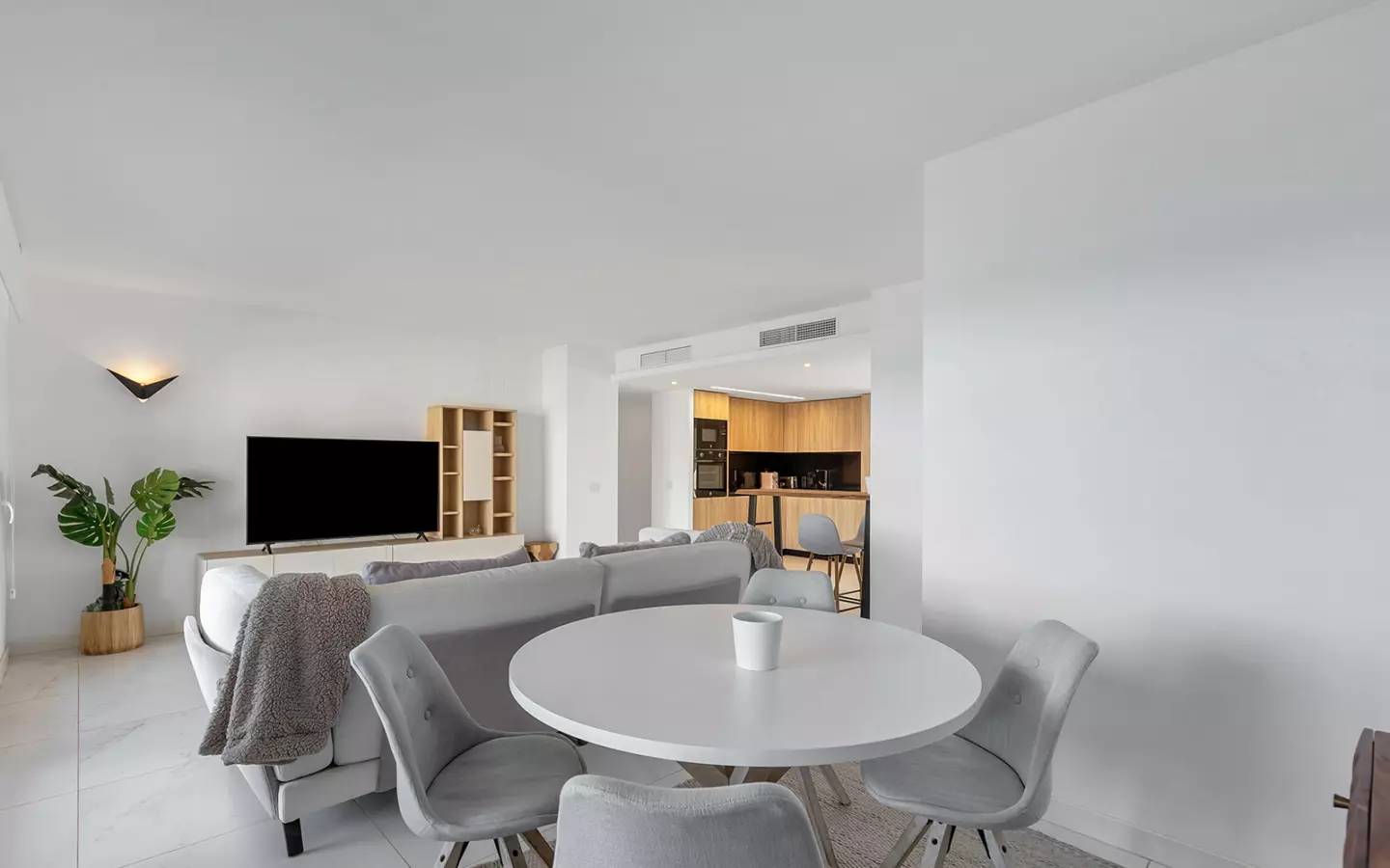 2-bedroom Apartment In Torrevieja, Spain (122 M²)