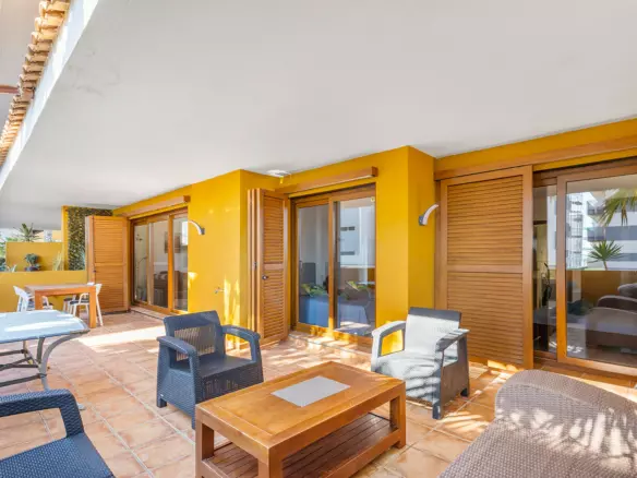 2-bedroom Apartment In Torrevieja, Spain (84 M²)