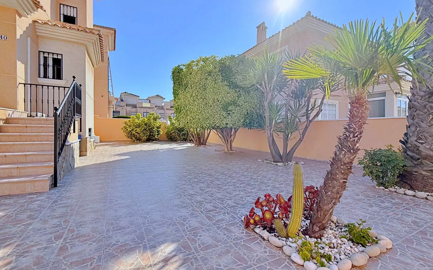 4-bedroom Villa In Orihuela, Spain (198 M²)