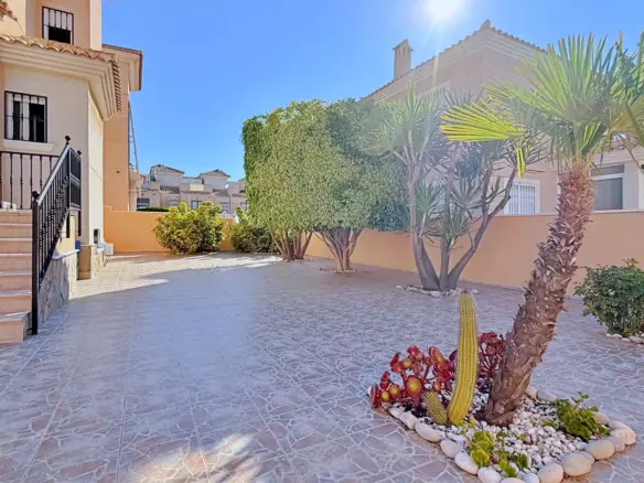 4-bedroom Villa In Orihuela, Spain (198 M²)