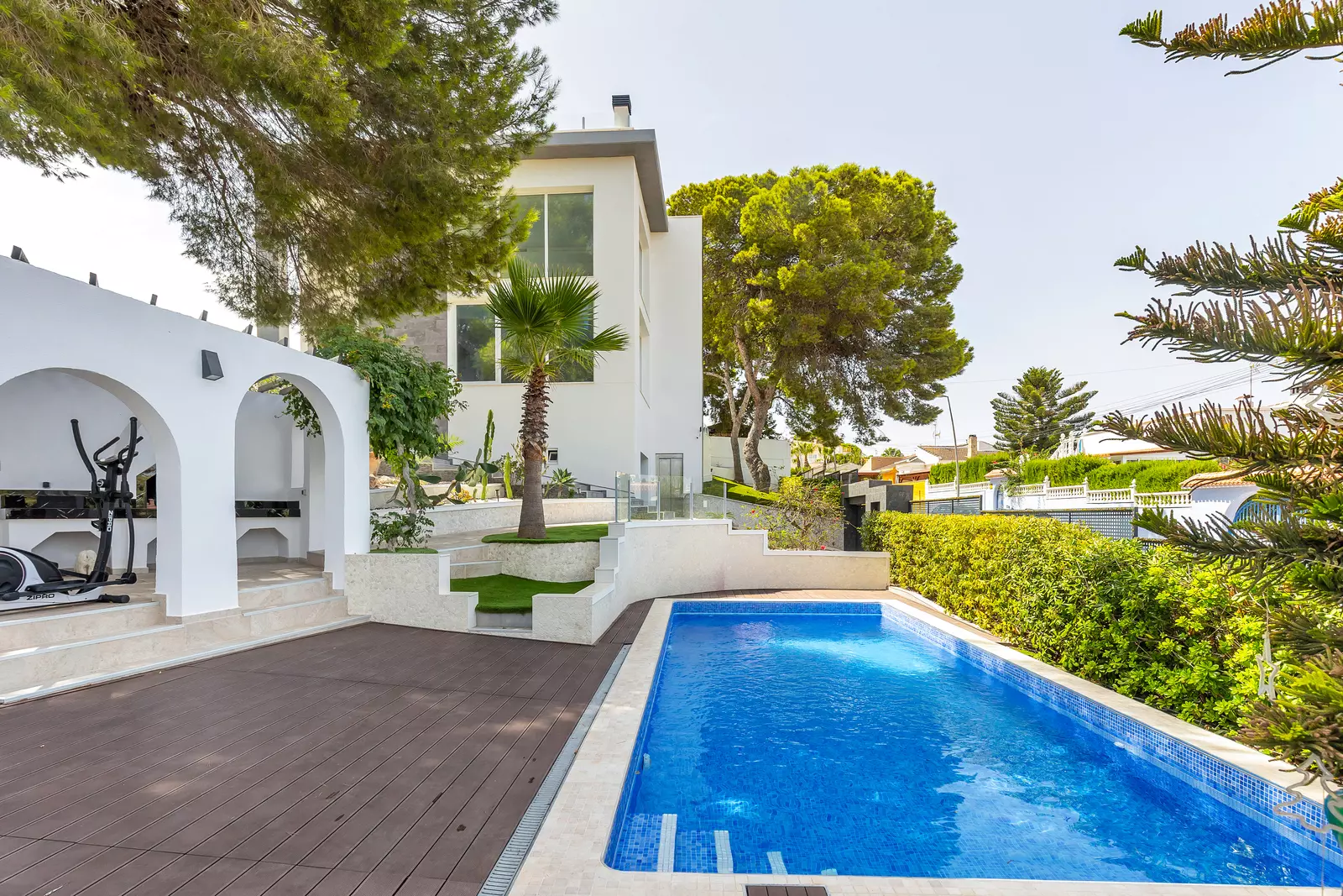 6-bedroom Villa In Torrevieja, Spain (257 M²)