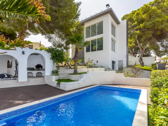 6-bedroom Villa In Torrevieja, Spain (257 M²)