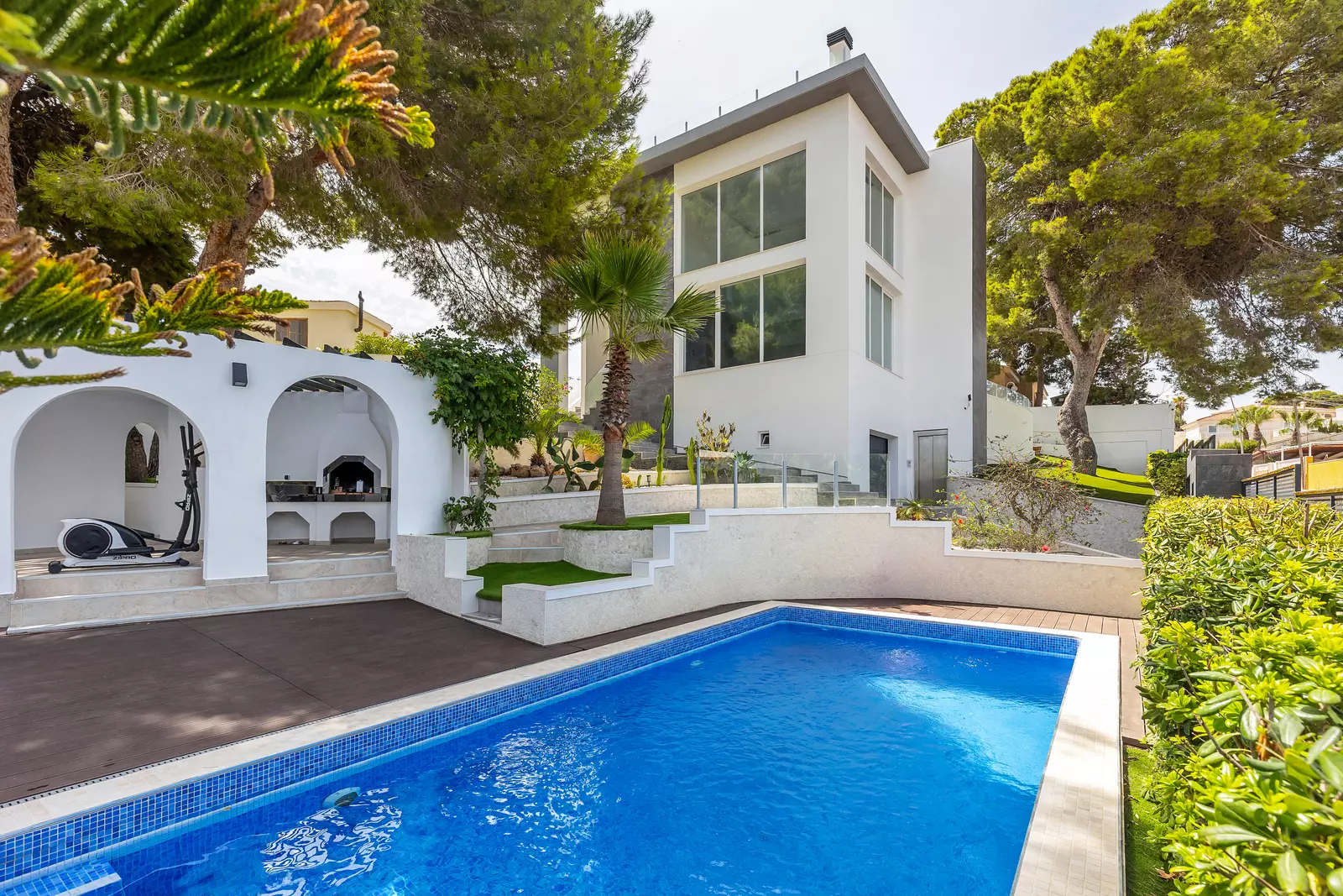 6-bedroom Villa In Torrevieja, Spain (257 M²)