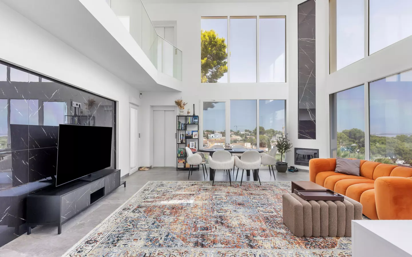 6-bedroom Villa In Torrevieja, Spain (257 M²)