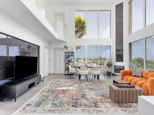 6-bedroom Villa In Torrevieja, Spain (257 M²)