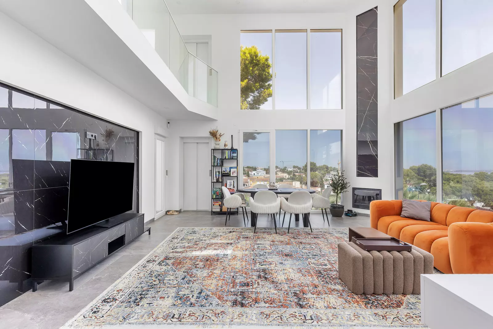 6-bedroom Villa In Torrevieja, Spain (257 M²)