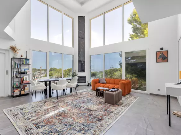 6-bedroom Villa In Torrevieja, Spain (257 M²)