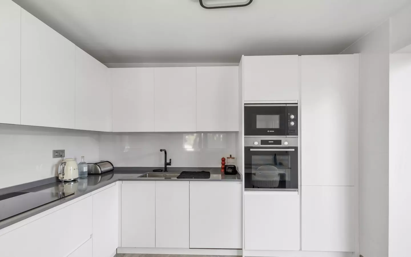 6-bedroom Villa In Torrevieja, Spain (257 M²)
