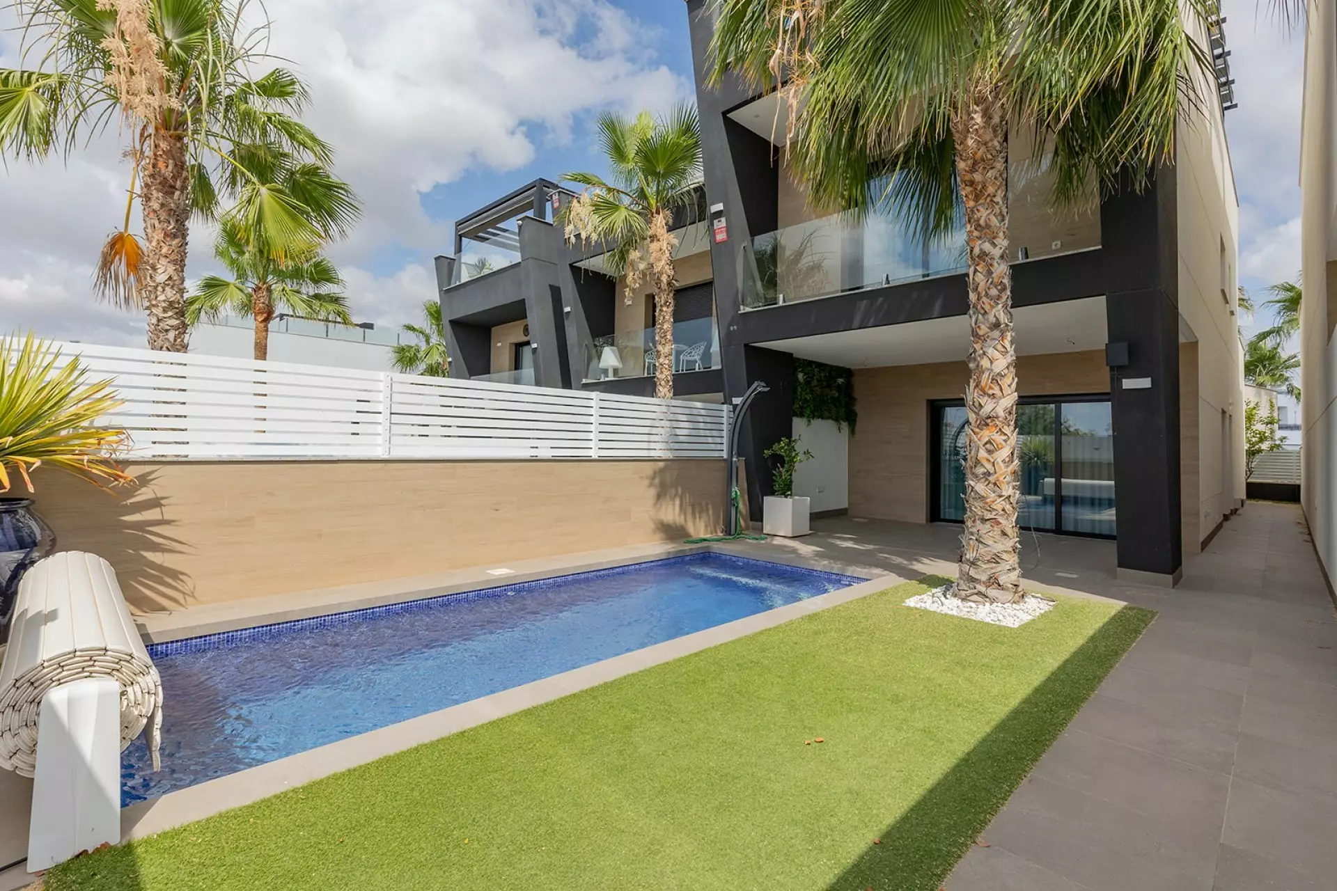 3-bedroom Villa In Benijofar, Spain (144 M²)