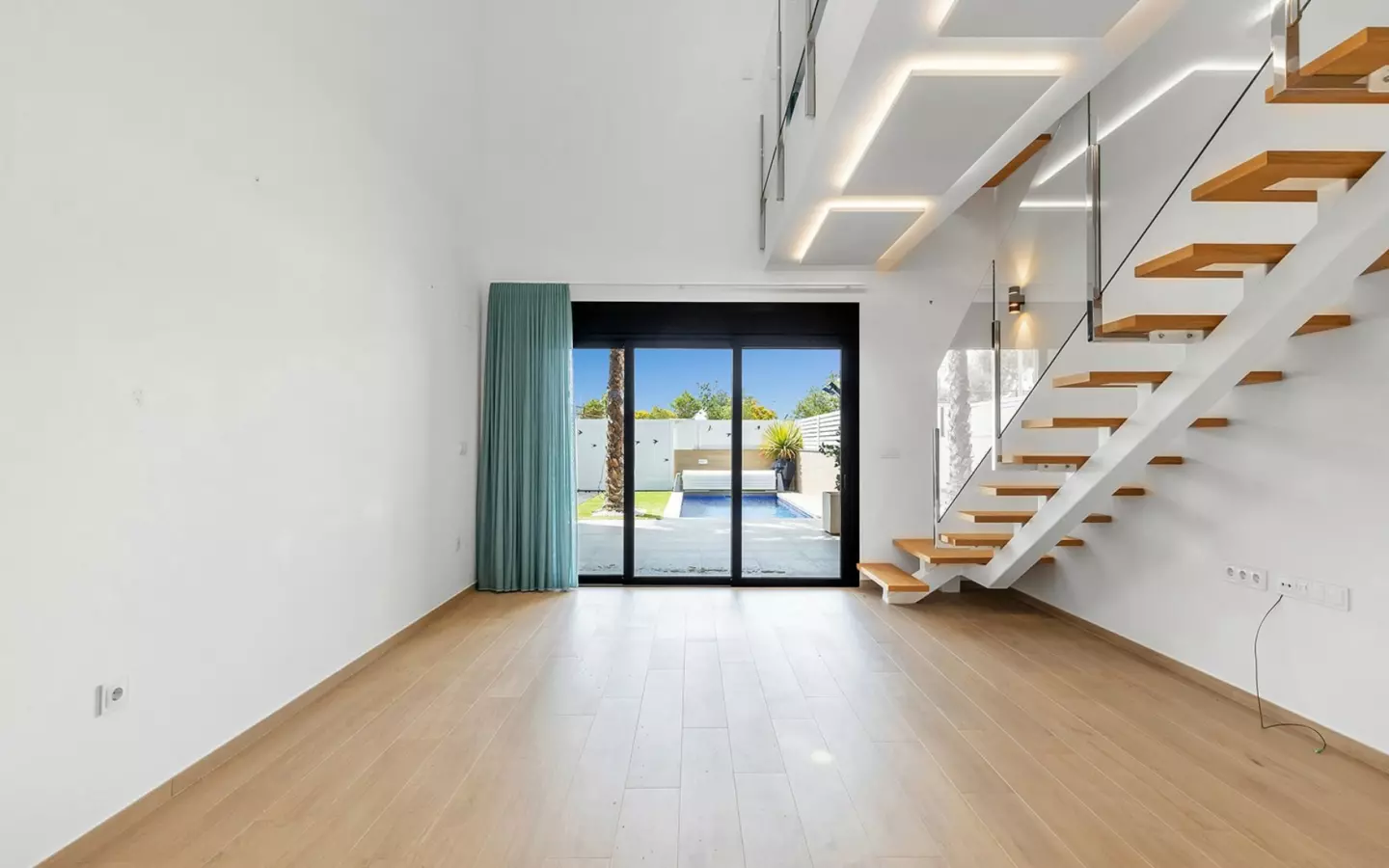 3-bedroom Villa In Benijofar, Spain (144 M²)