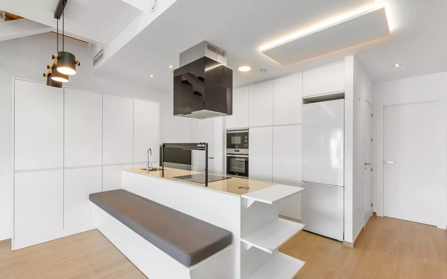 3-bedroom Villa In Benijofar, Spain (144 M²)