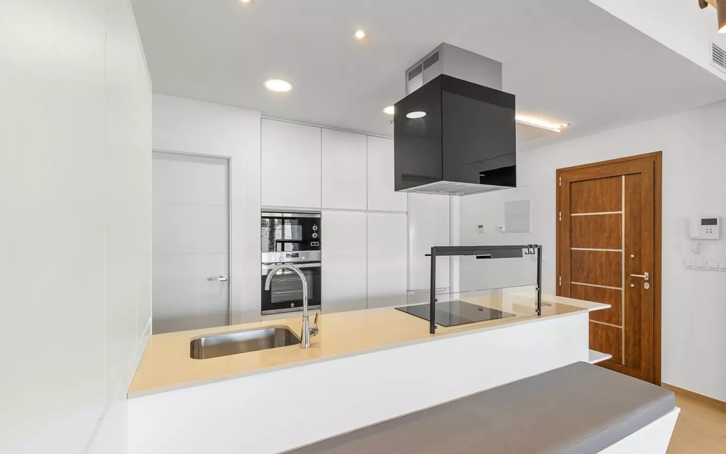 3-bedroom Villa In Benijofar, Spain (144 M²)