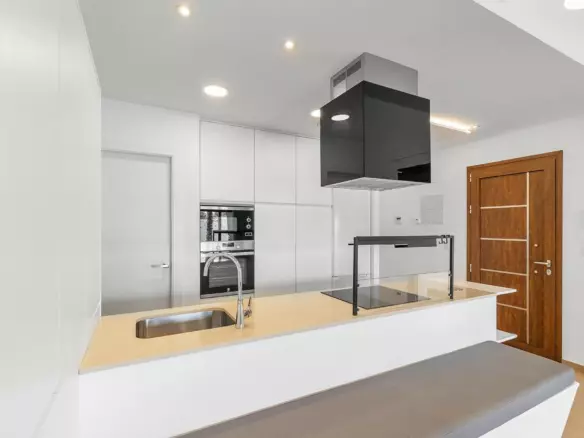 3-bedroom Villa In Benijofar, Spain (144 M²)
