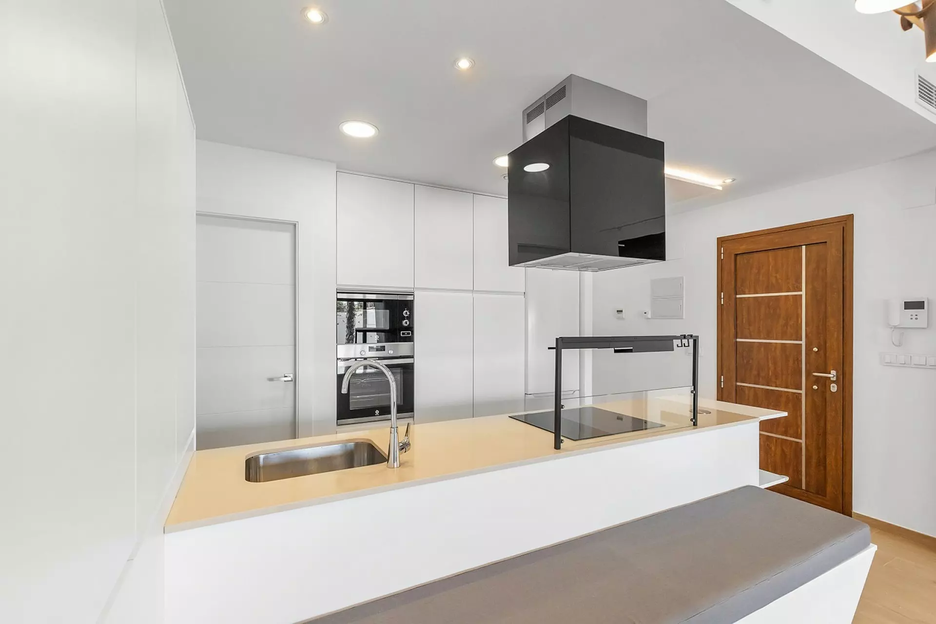 3-bedroom Villa In Benijofar, Spain (144 M²)