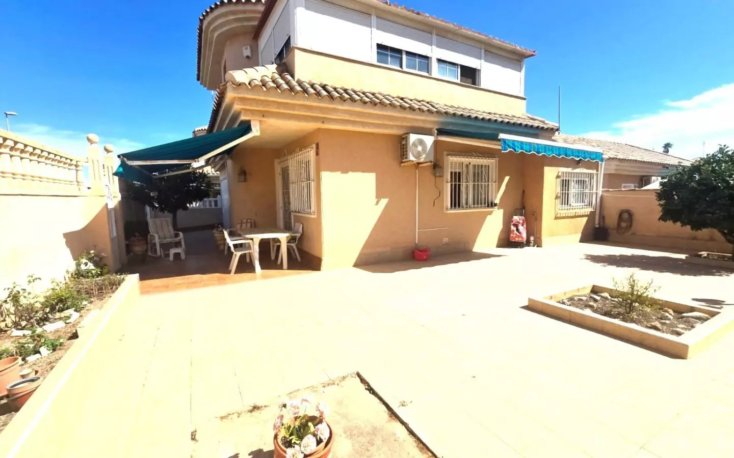 3-bedroom Villa In Torrevieja, Spain (98 M²)