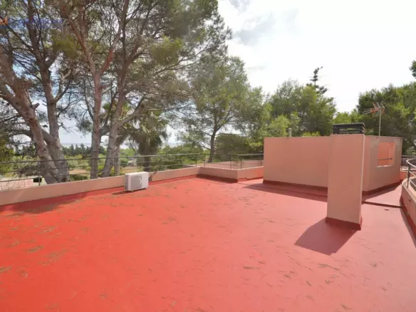6-bedroom Villa In Torrevieja, Spain (671 M²)