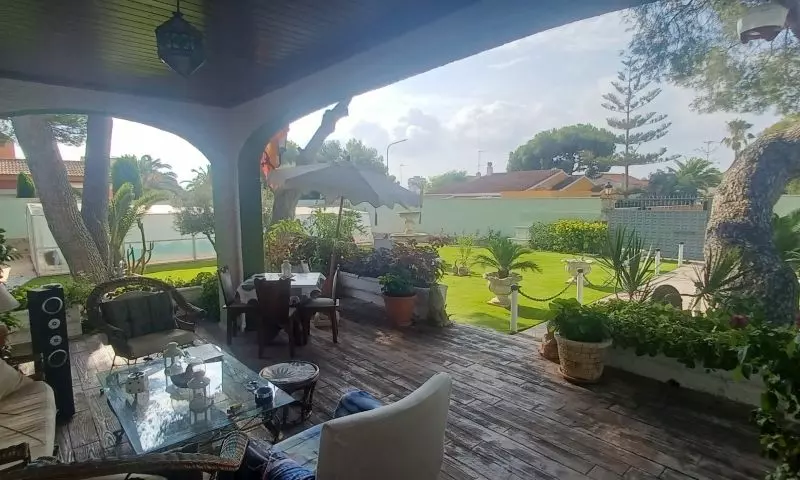 3-bedroom Villa In Orihuela Costa, Spain (250 M²)