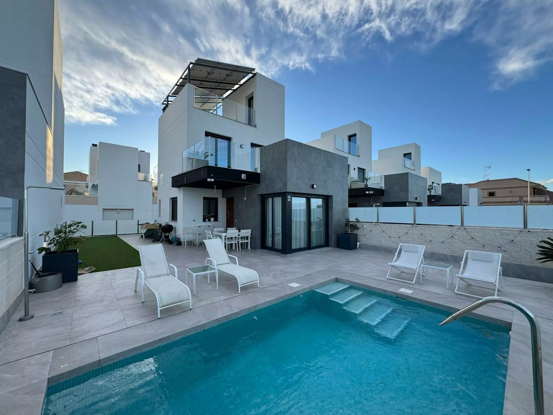 3-bedroom Villa In Torrevieja, Spain (197 M²)