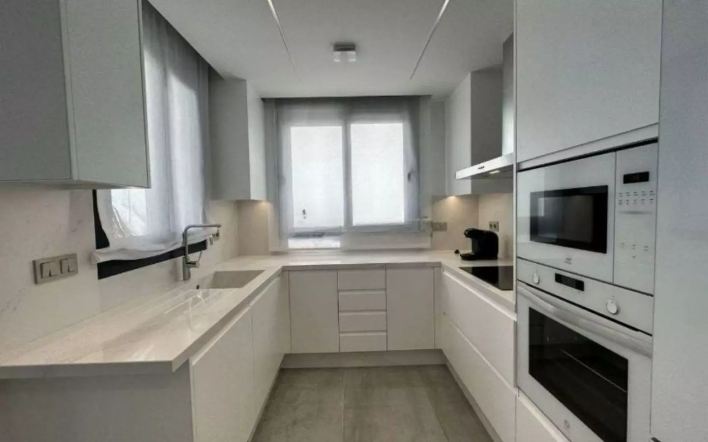 3-bedroom Villa In Torrevieja, Spain (197 M²)
