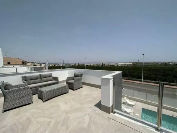 3-bedroom Villa In Torrevieja, Spain (197 M²)