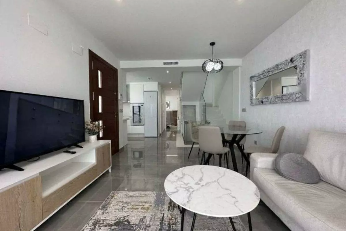 3-bedroom Villa In Torrevieja, Spain (197 M²)