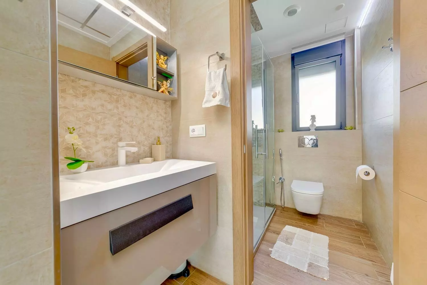 3-bedroom Villa In Torrevieja, Spain (393 M²)