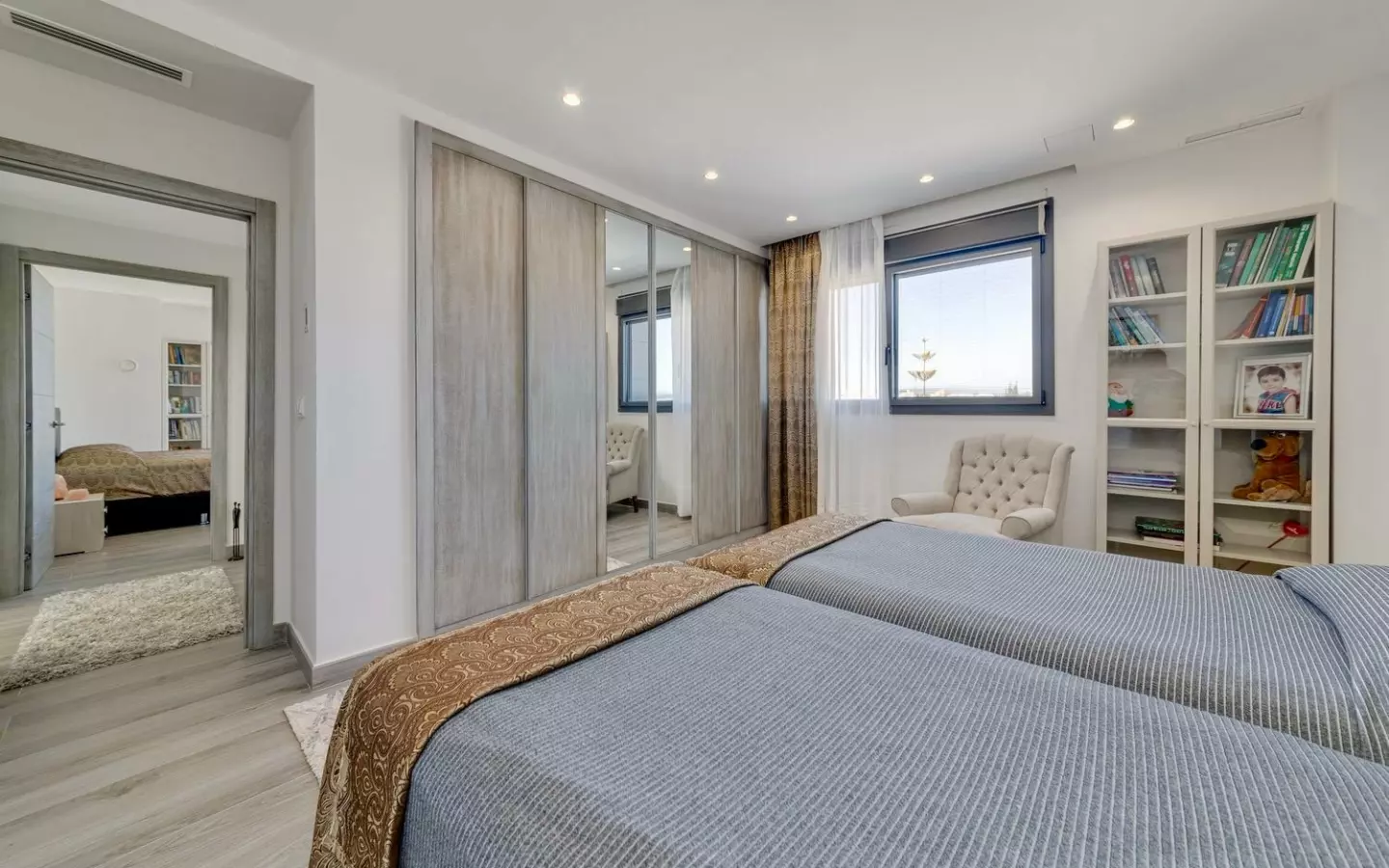 3-bedroom Villa In Torrevieja, Spain (393 M²)