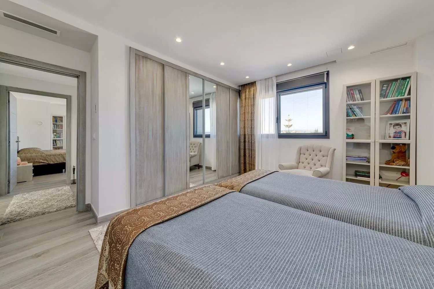 3-bedroom Villa In Torrevieja, Spain (393 M²)