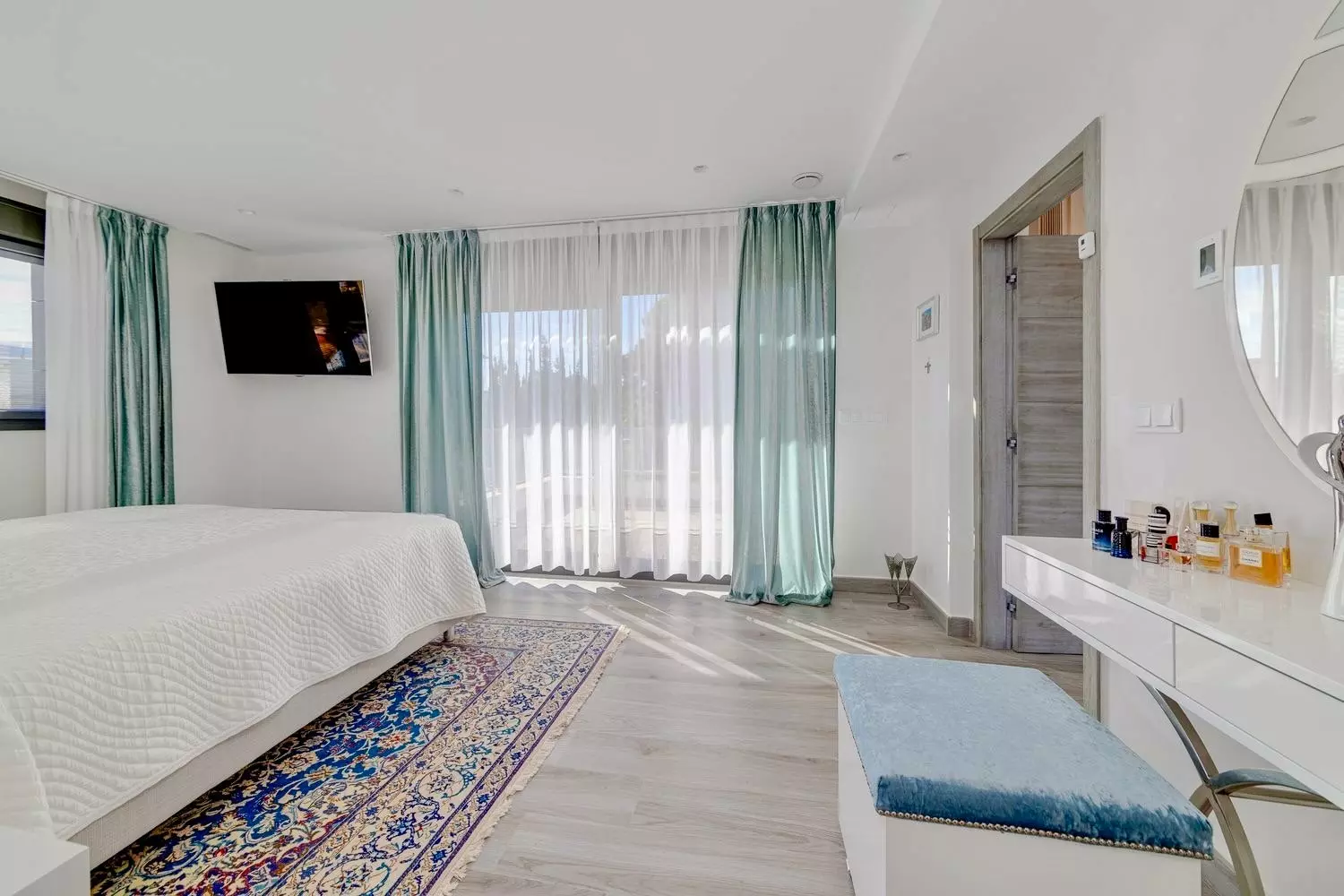 3-bedroom Villa In Torrevieja, Spain (393 M²)