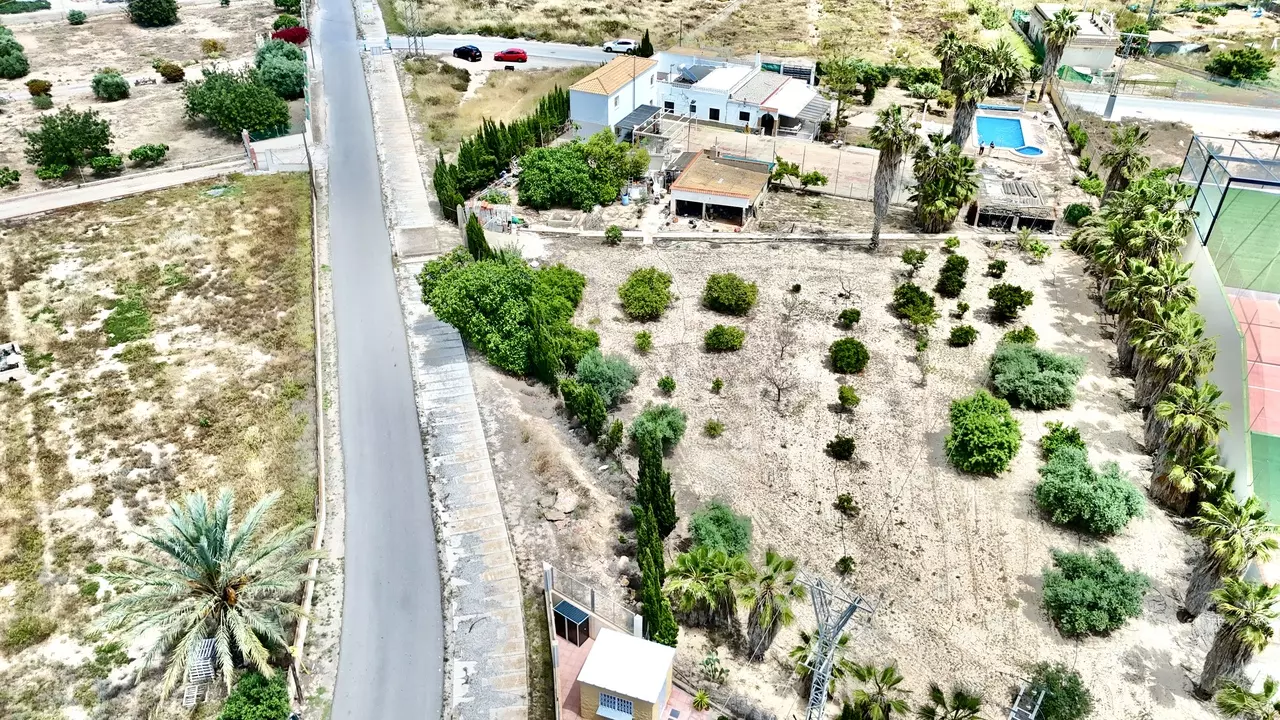 6-bedroom Villa In Los Montesinos, Spain (347 M²)