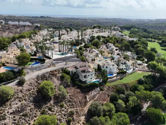 5-bedroom Villa In Villamartin, Spain (214 M²)