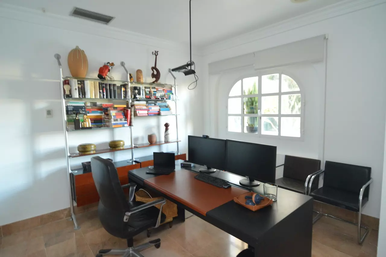 4-bedroom Villa In Torrevieja, Spain (520 M²)