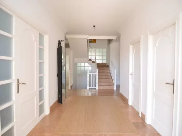 4-bedroom Villa In Torrevieja, Spain (520 M²)