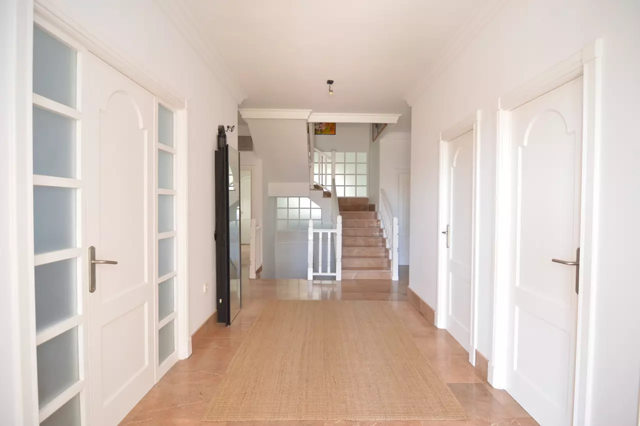 4-bedroom Villa In Torrevieja, Spain (520 M²)