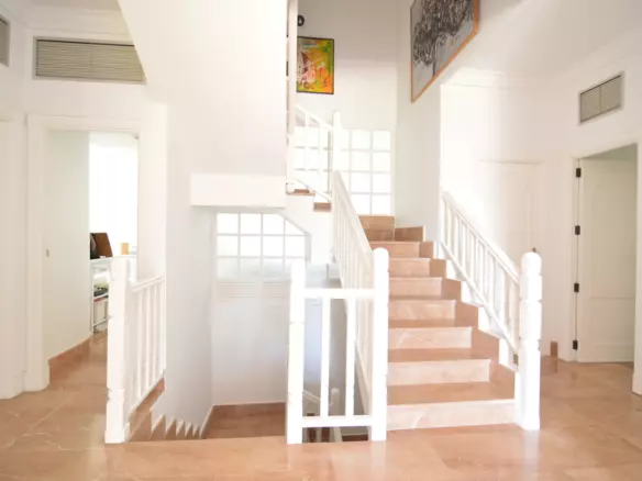 4-bedroom Villa In Torrevieja, Spain (520 M²)