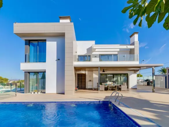 3-bedroom Villa In Torrevieja, Spain (393 M²)