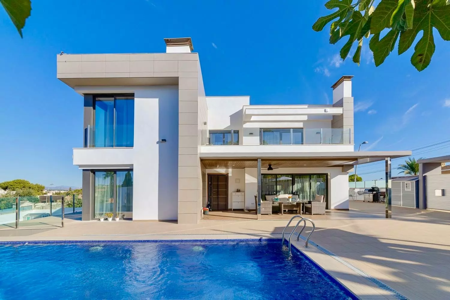 3-bedroom Villa In Torrevieja, Spain (393 M²)