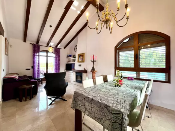 4-bedroom Villa In Villamartin, Spain (184 M²)