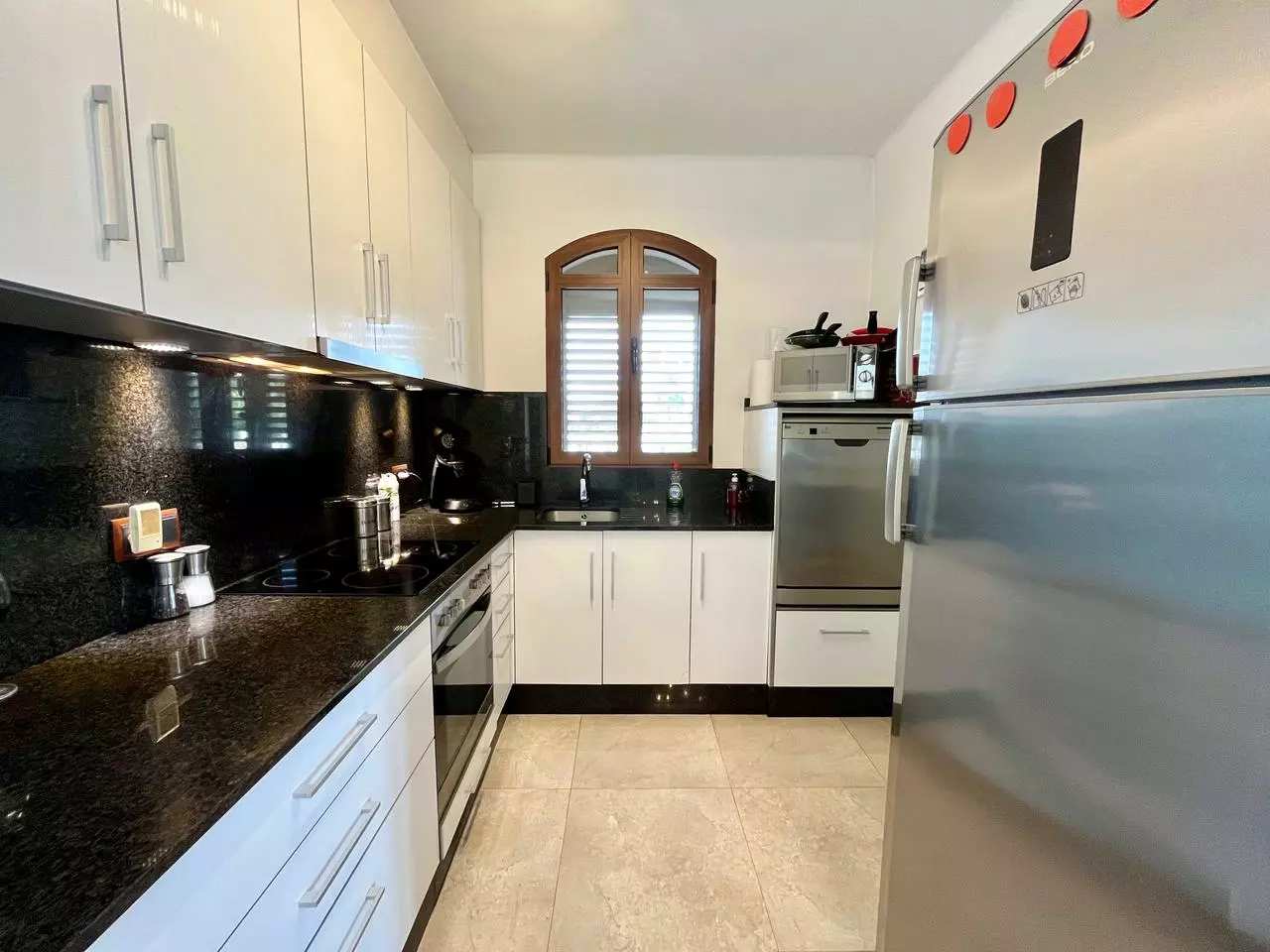 4-bedroom Villa In Villamartin, Spain (184 M²)