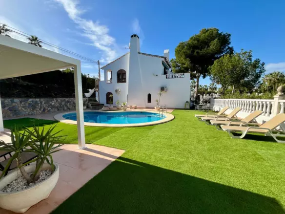 4-bedroom Villa In Villamartin, Spain (184 M²)