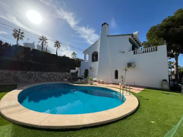 4-bedroom Villa In Villamartin, Spain (184 M²)