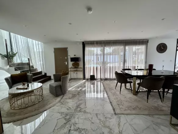 3-bedroom Villa In Torrevieja, Spain (241 M²)