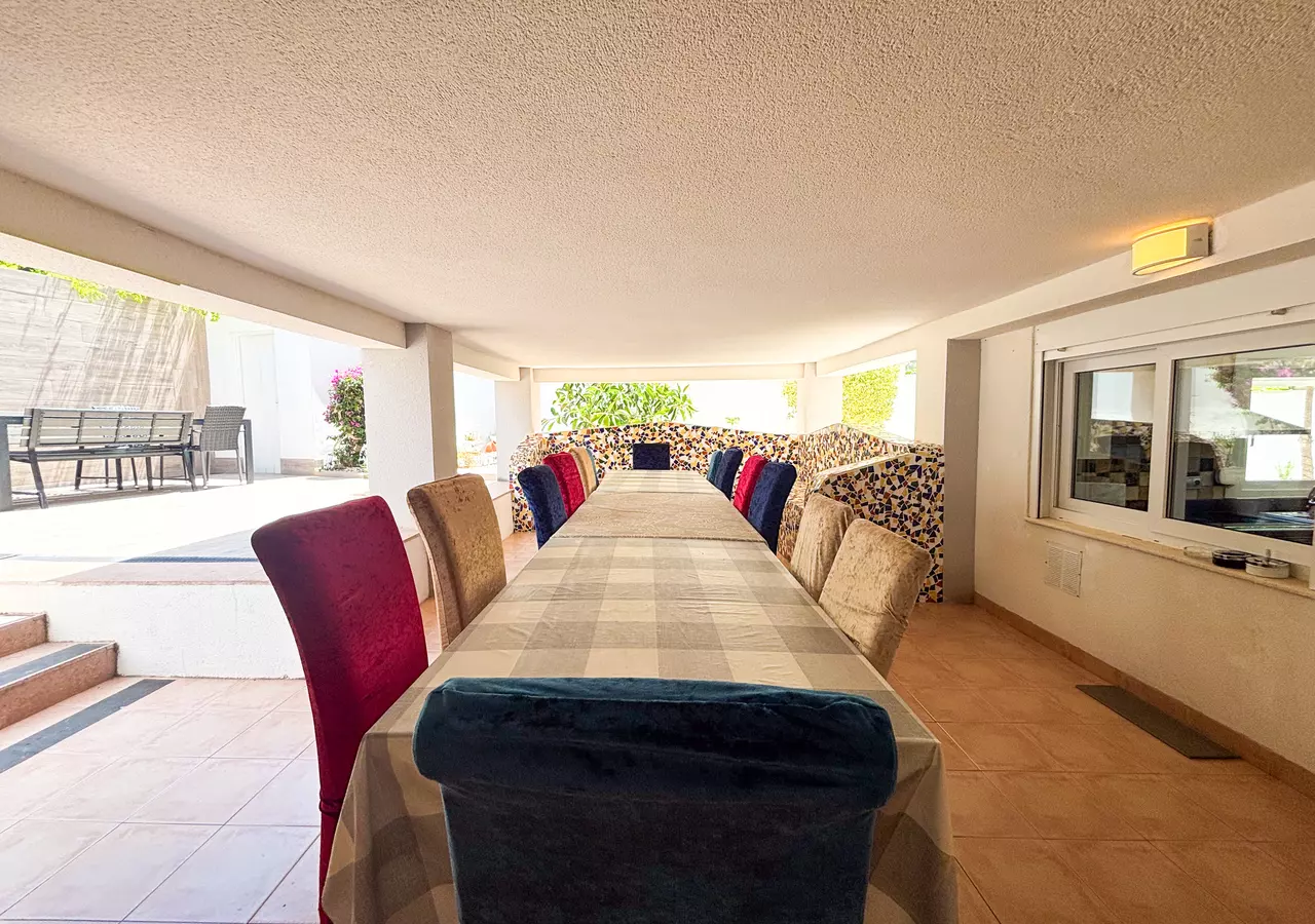 7-bedroom Villa In Pilar De La Horadada, Spain (512 M²)