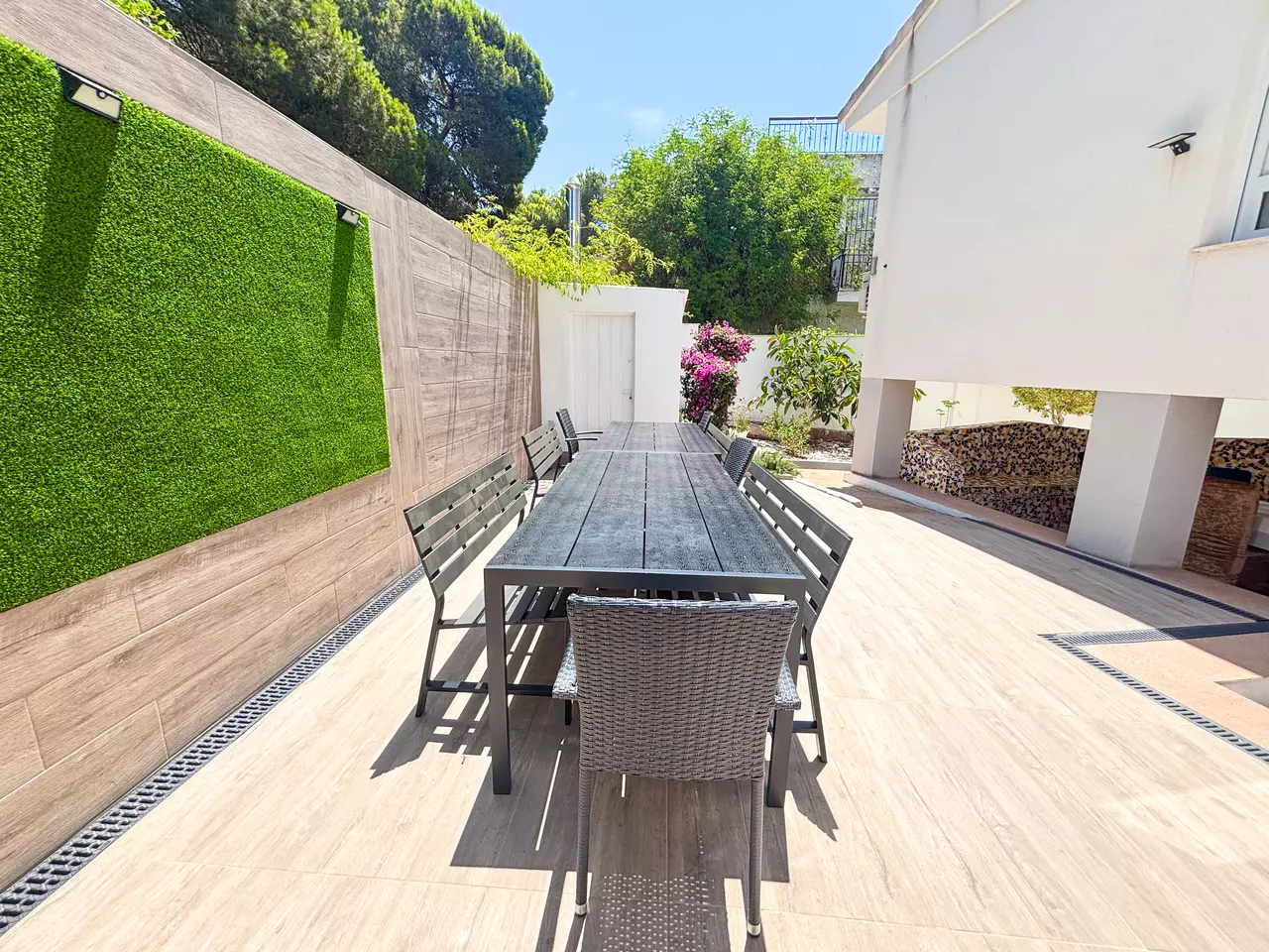 7-bedroom Villa In Pilar De La Horadada, Spain (512 M²)