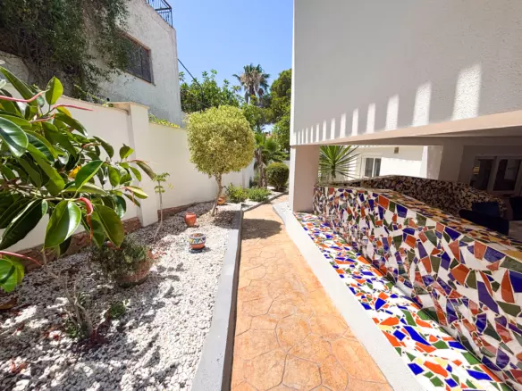 7-bedroom Villa In Pilar De La Horadada, Spain (512 M²)
