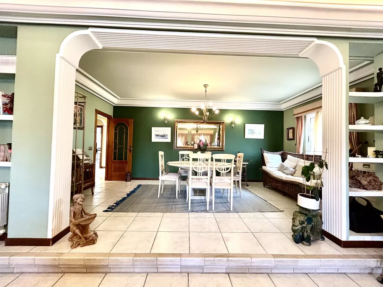 6-bedroom Villa In Torrevieja, Spain (440 M²)