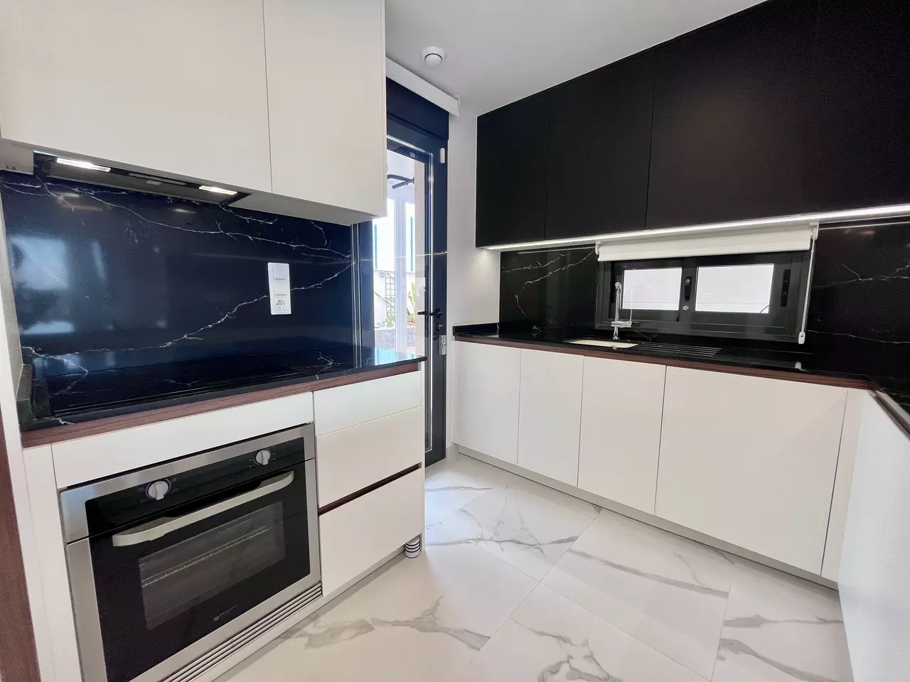 2-bedroom Apartment In San Miguel De Salinas, Spain (101 M²)