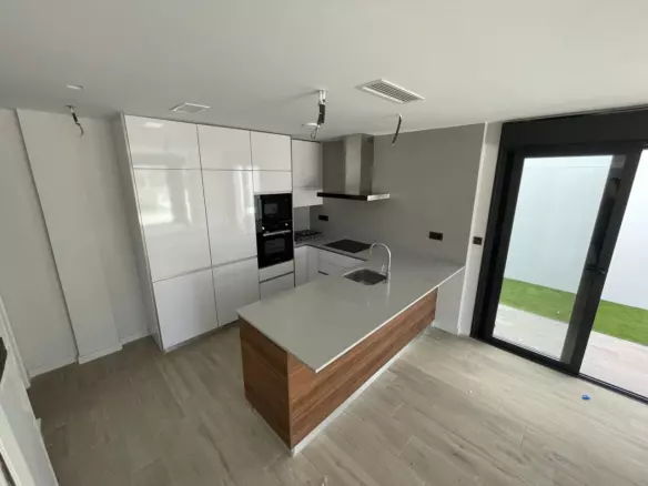 4-bedroom Apartment In Pilar De La Horadada, Spain (120 M²)