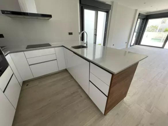 4-bedroom Apartment In Pilar De La Horadada, Spain (120 M²)